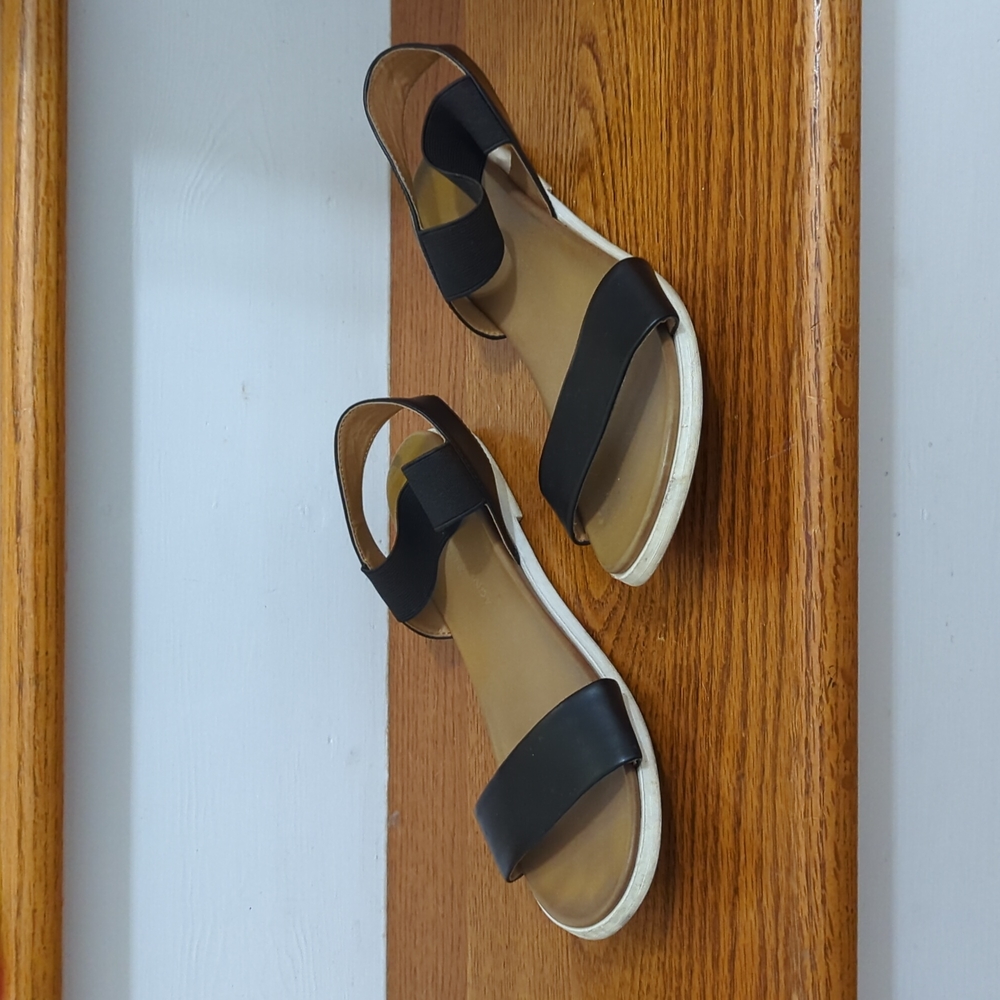 Rock& Candy sandals by Zigi size 7